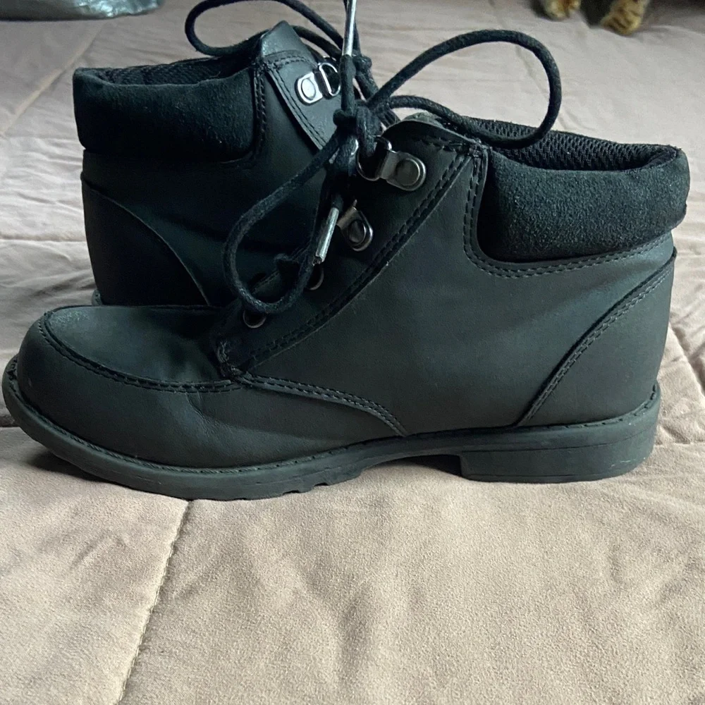 The Children's Place Black Lace-Up Kids Boots